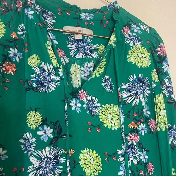LOFT Green Floral Print Blouse - Picture 4 of 5
